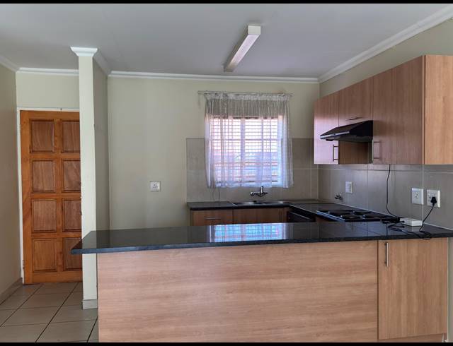 2 BEDROOM SECTIONAL TITLE FOR SALE IN EQUESTRIA